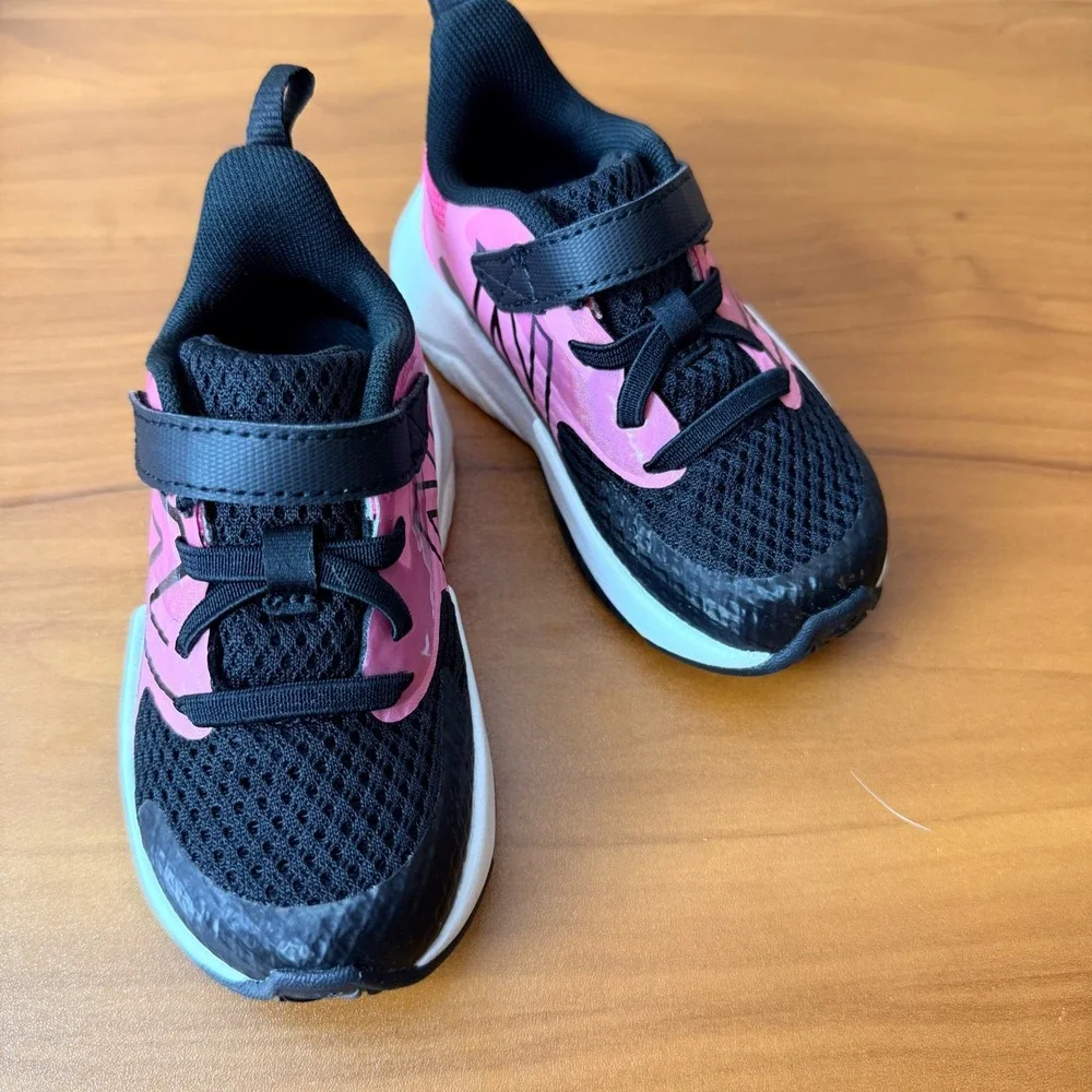 New Balance Rave Run v2 Bungee Lace Pink Black Kids Sneakers ITRAVAS2 Size‎ 6M